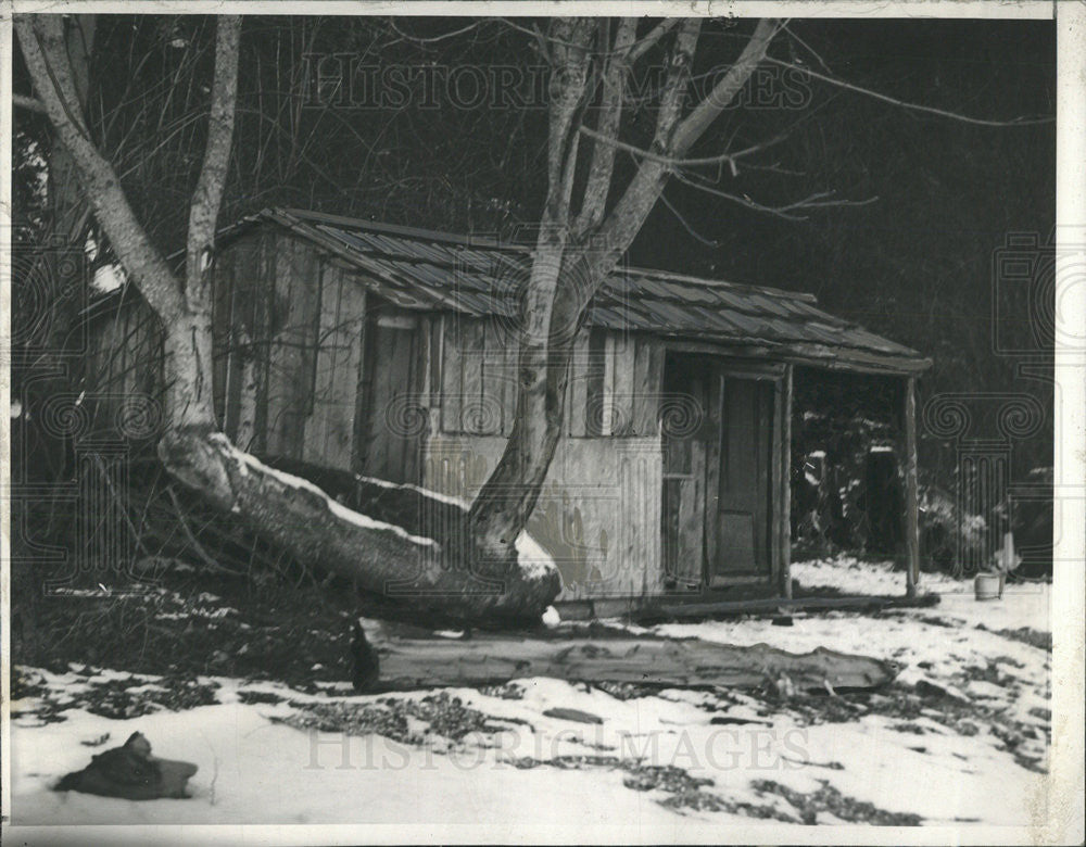 1937 Press Photo Cabin on Squaxin island near Tacoma Wash - Historic Images