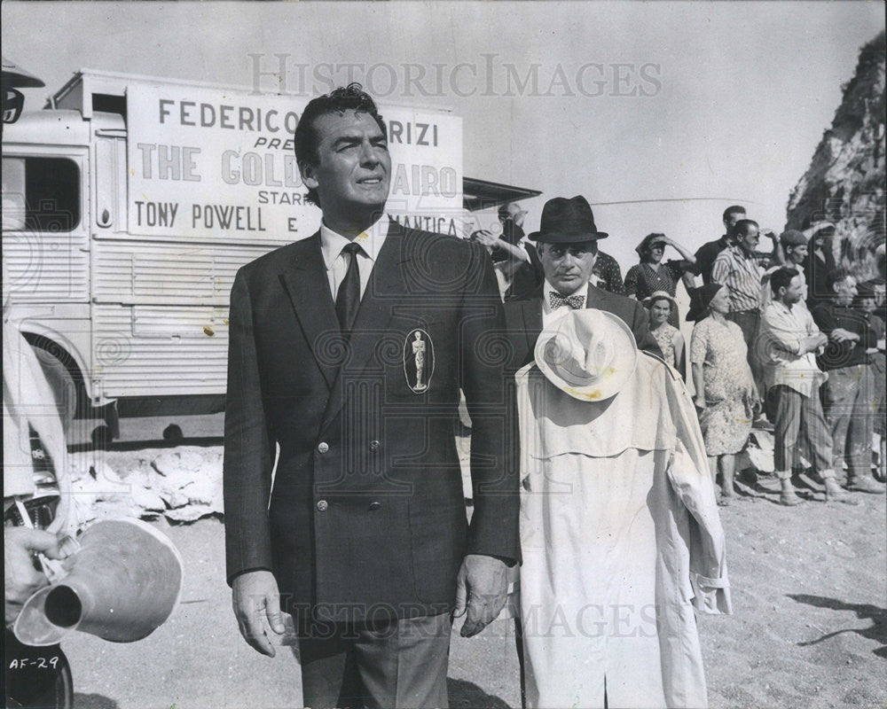 1967 Press Photo Victor Mature and Martin Balsam - Historic Images