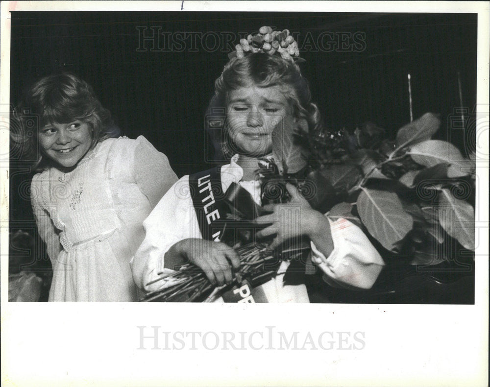 1982 Press Photo Little Miss Peanut Crying As She Wins Her Title - Historic Images