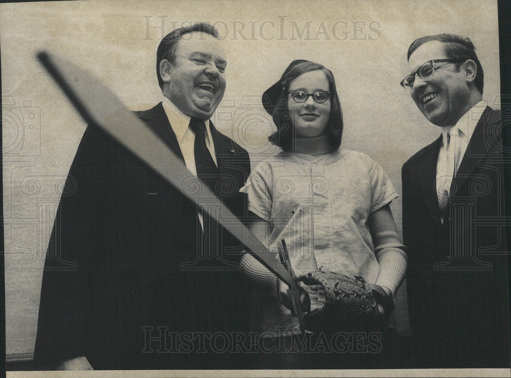 1972 Press Photo Cynthia Holsen who was cured of cancer &amp; is Miss Sword of Hope - Historic Images