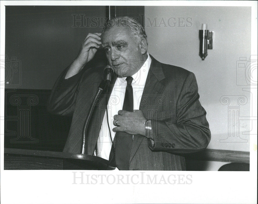 1990 Press Photo Tribune writer Jerome Holtzman - Historic Images