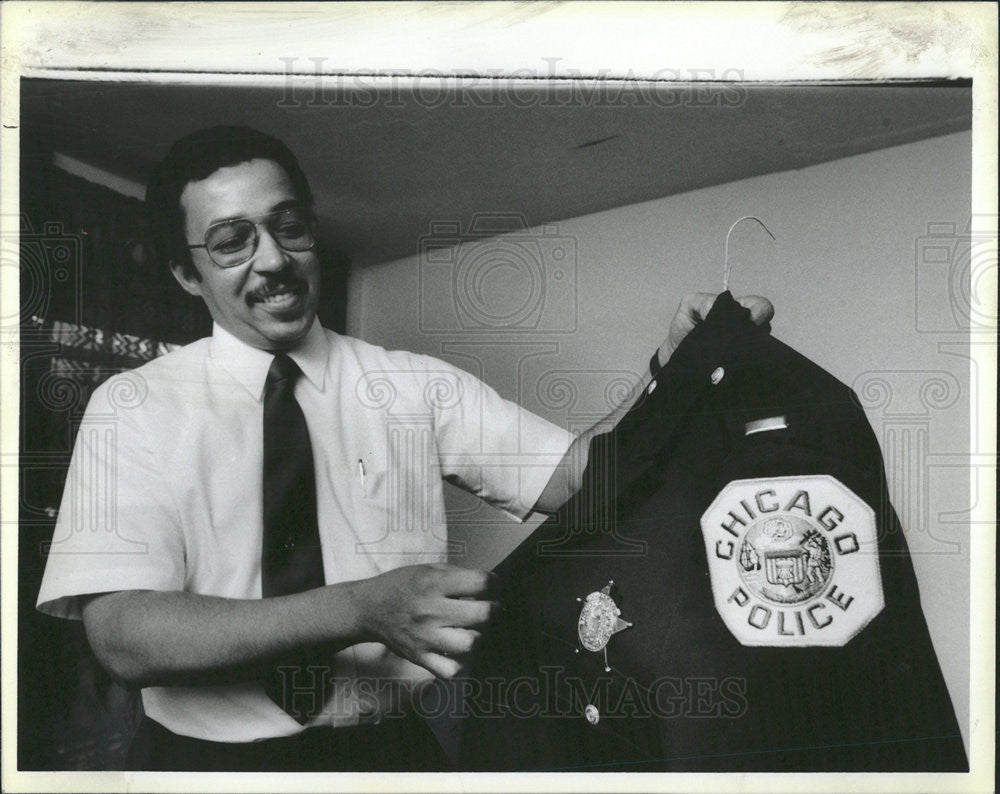 1985 Press Photo Hubert Holton Beat Representative Division Chicago Police - Historic Images