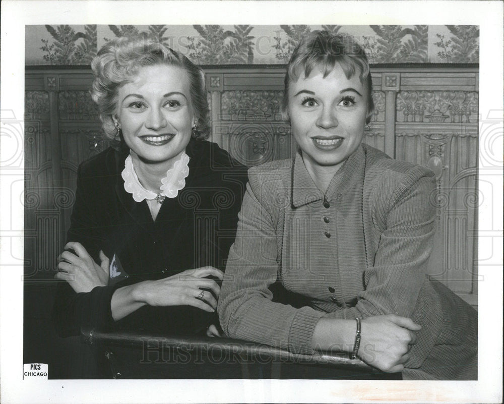 1956 Press Photo Actresses Priscilla Mullins and Joan Petlak in&quot;Damn Yankees.&quot; - Historic Images