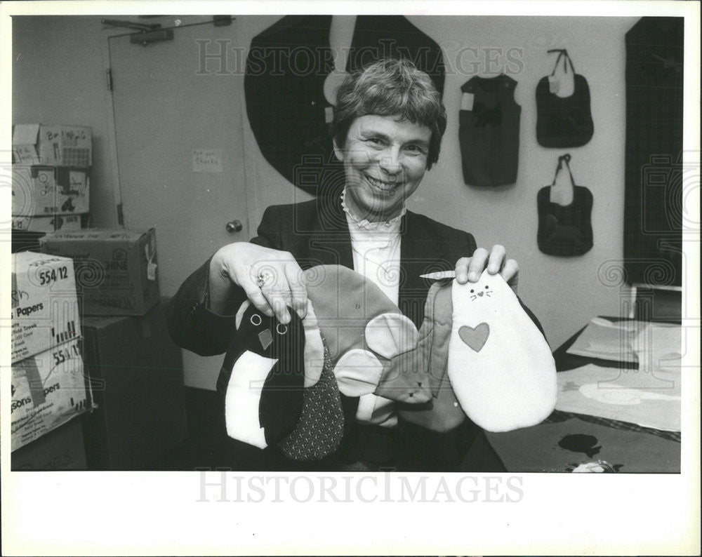 1984 Press Photo Kay McGovern President Cottage Industries - Historic Images