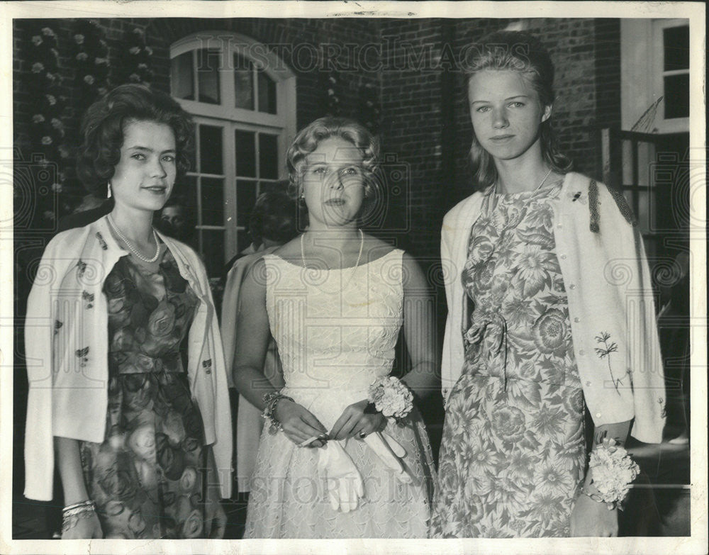 1963 Press Photo GEORGIA MCEWAN JEAN WINDORNE JEAN HUNT - Historic Images