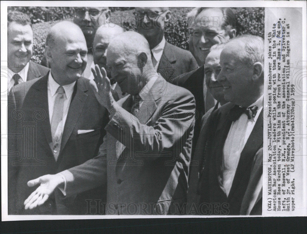 1959 Press Photo President Eisenhower jokes with American Bar Association - Historic Images