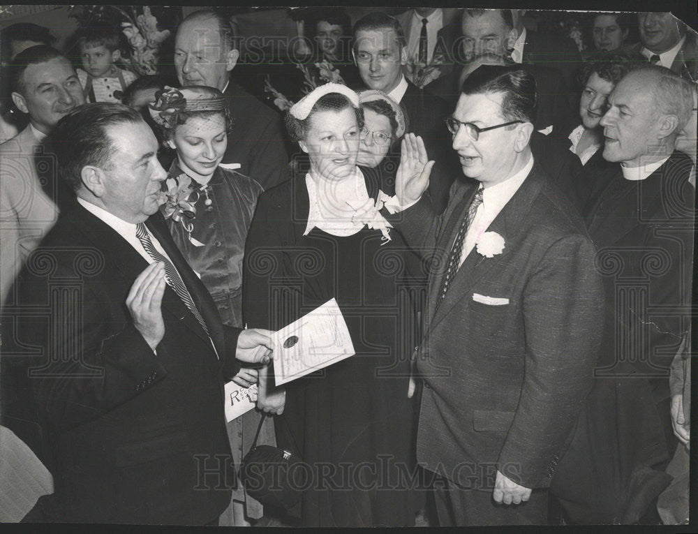 1954 Press Photo Joseph F Ropa County Recorder Witness Ceremony - Historic Images