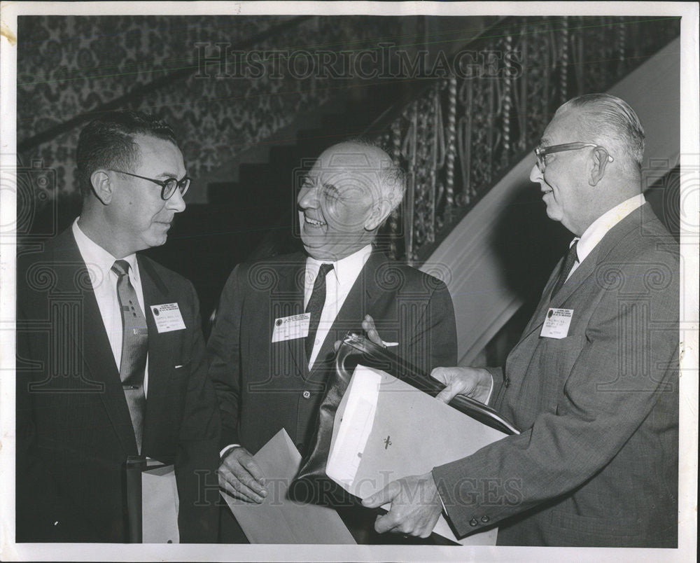 1961 Press Photo Dr. Clifton Reeder Continental Assurance &amp; Dr George B Callahan - Historic Images