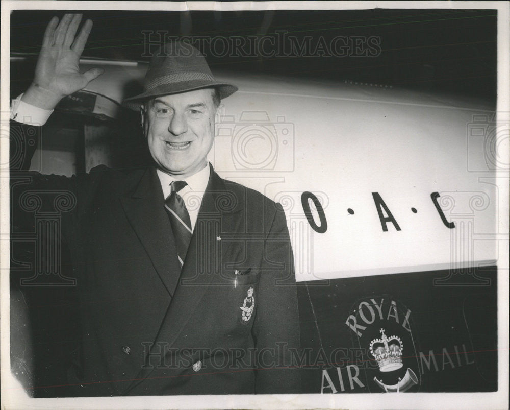 Press Photo Ralph Reeder Director Writer Arrive O&#39;Hare Airport - Historic Images