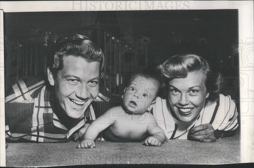 1951 Press Photo GENE WILLIAMS BAND LEADER WIFE JUNIOR STANDISH COUPLE - Historic Images