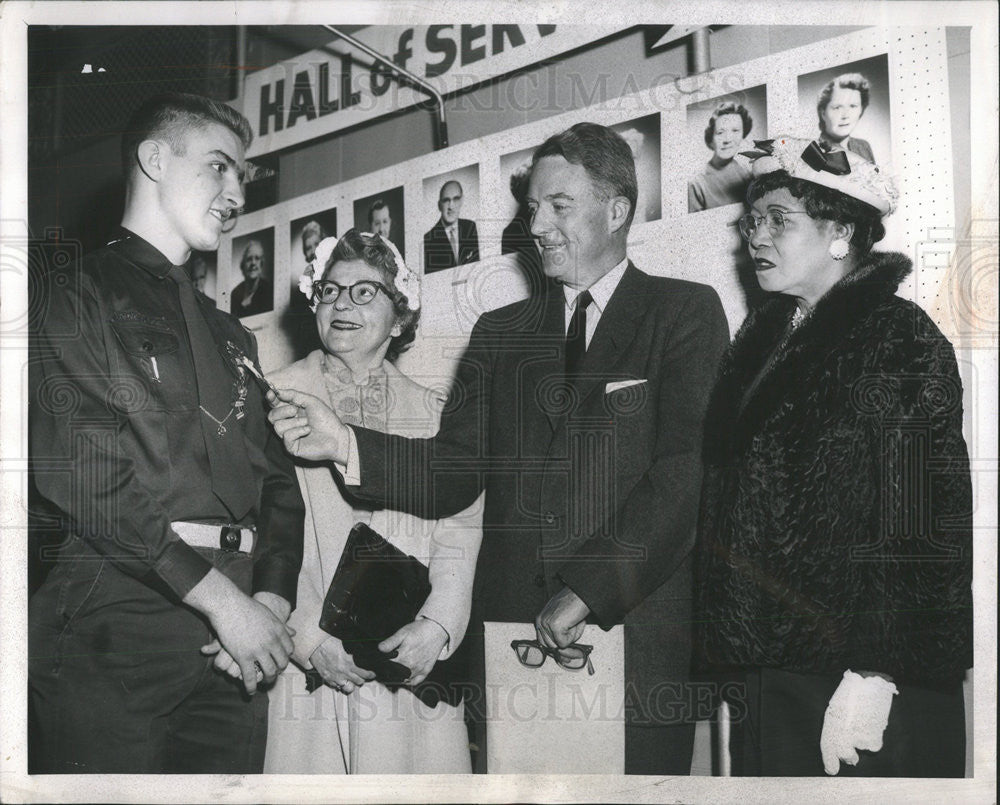 1959 Press Photo George Myers Explorer Boy Scout Earl Kribben Chairman Admire - Historic Images