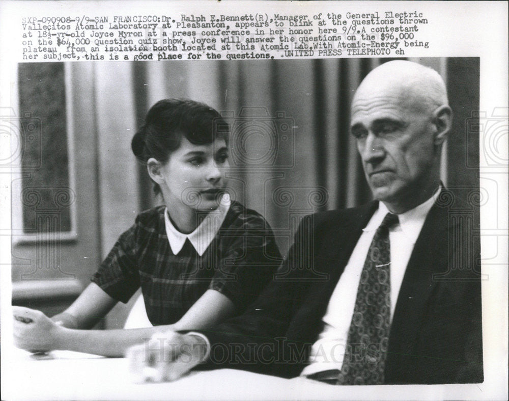 1957 Press Photo Dr.Ralph Bennett With Joyce Myron at a Press Conference. - Historic Images