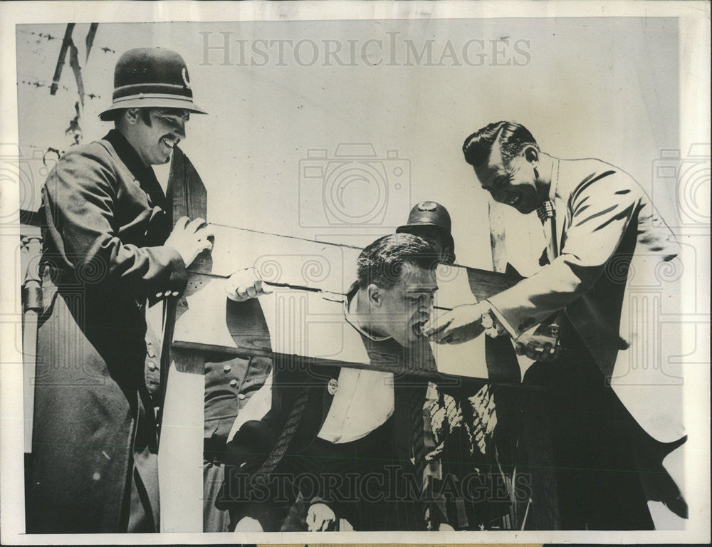 1949 Press Photo G. MENNEN WILLIAMS POLITICIAN UNITED STATES MICHIGAN SGT. SAM - Historic Images