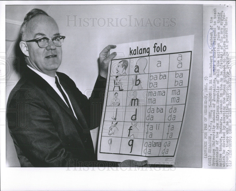 1962 Press Photo Robert Laubach Journalism Syracuse University School Chart - Historic Images