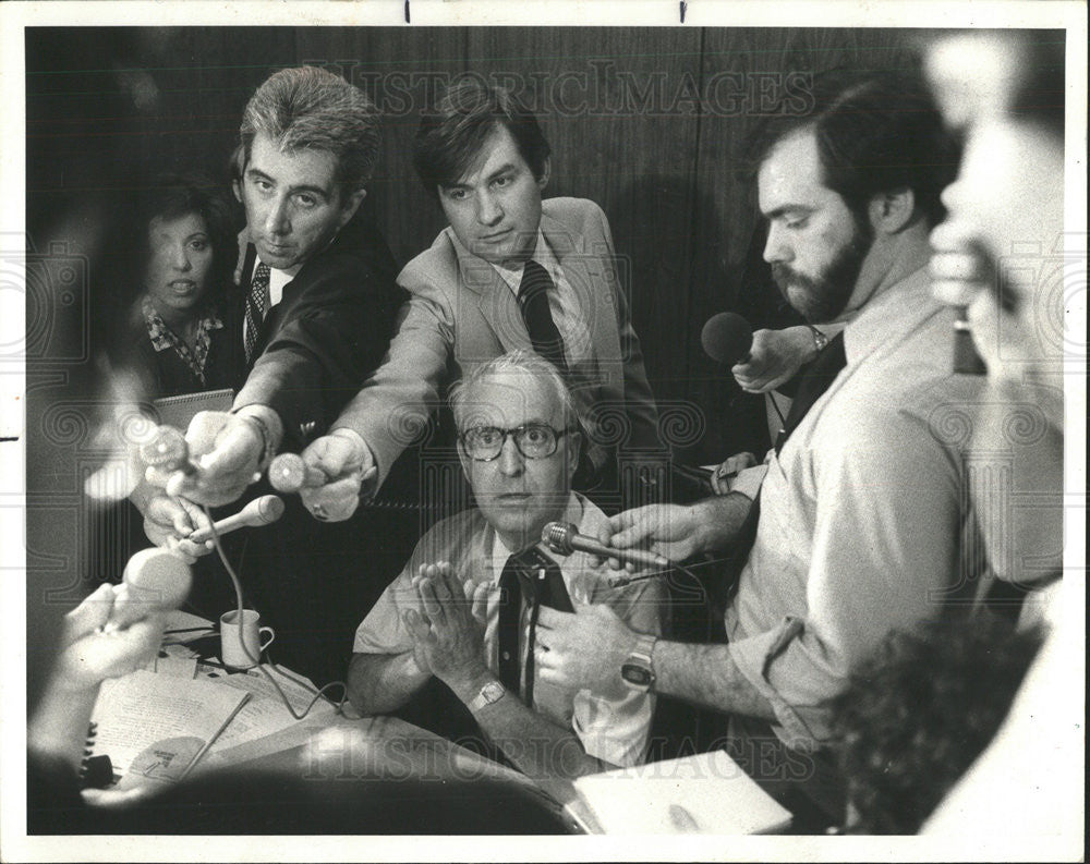 1980 Press Photo Mayor Press Secretary Jay McMullen - Historic Images