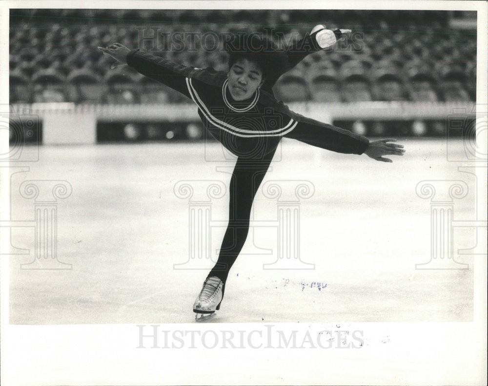 1986 Press Photo Lynetta Robertson American Figure Skating Champion Chicago Ill - Historic Images
