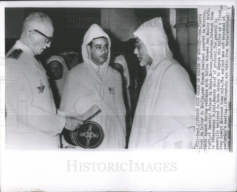 1955 Press Photo French Aide Calls on Sultan of Morocco. - Historic Images