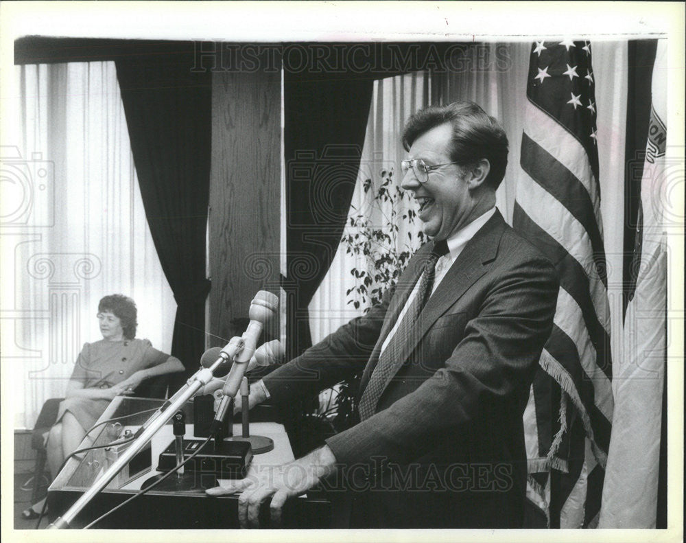 1986 Press Photo President John E La Tourette - Historic Images