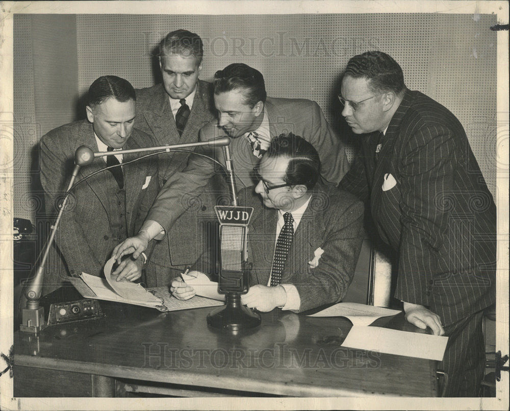 1949 Press Photo Lee Schooler Moderator - Historic Images