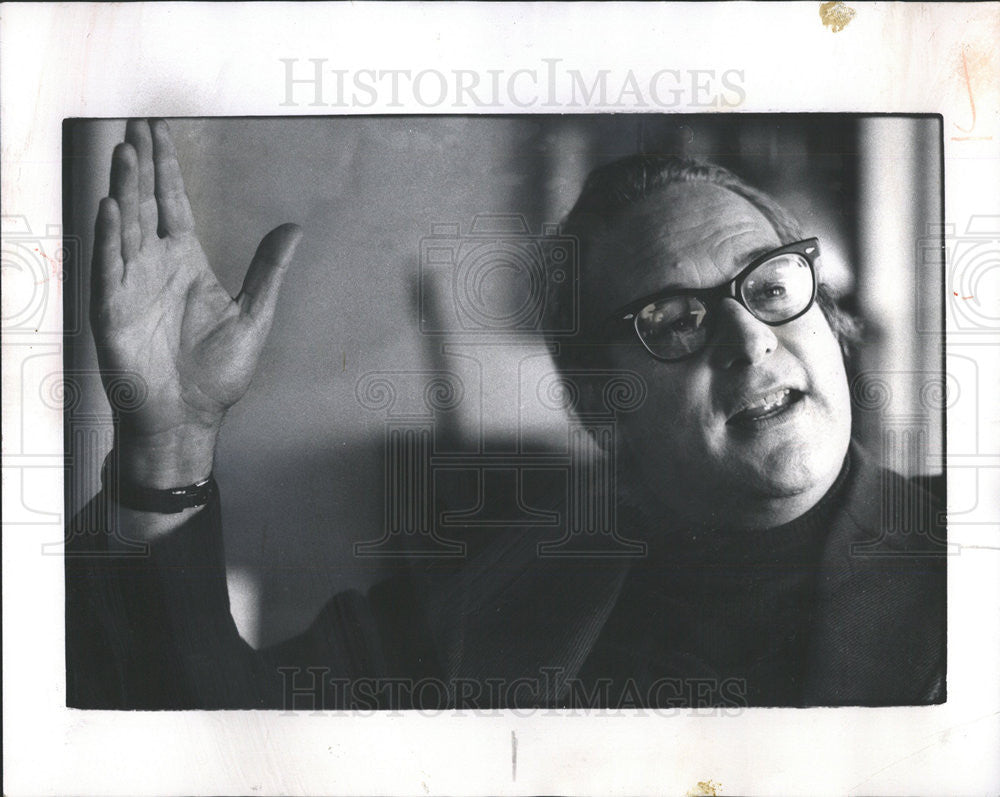 1974 Press Photo Lawrence LeShan Psychologist - Historic Images