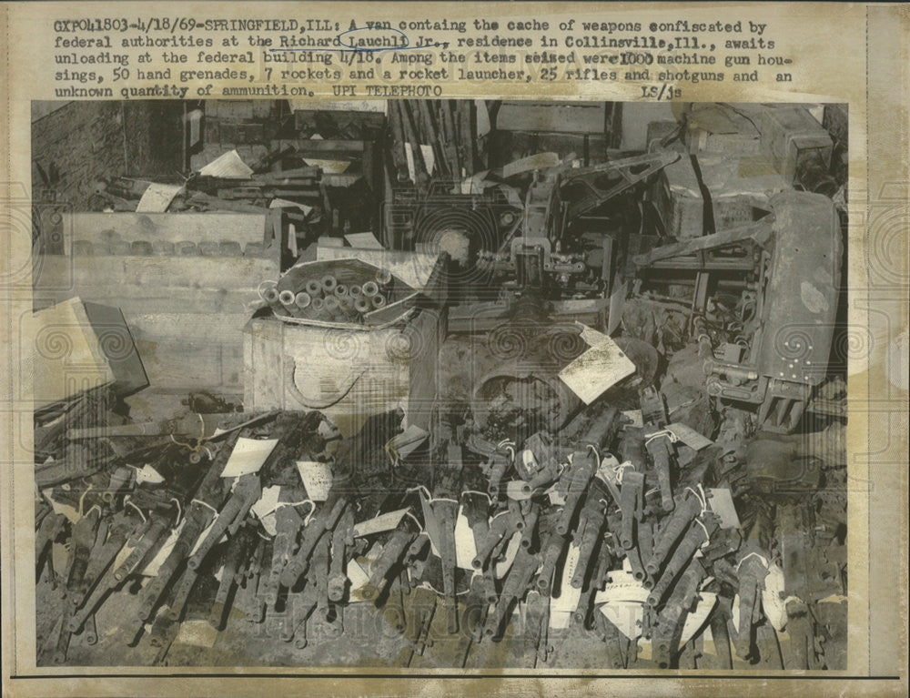 1969 Press Photo van containing weapons Richard Lauchli residence authorities - Historic Images