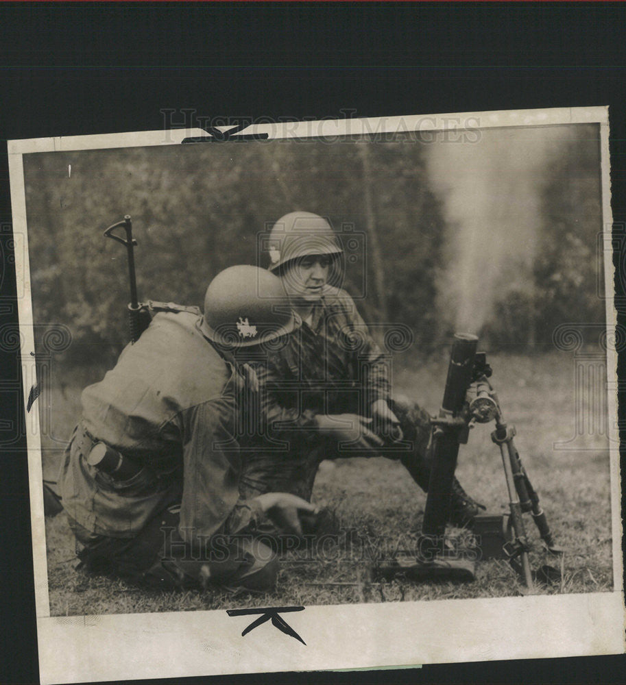 1961 Press Photo Rich Lauchli.of an militant anti-communist,mortar round - Historic Images