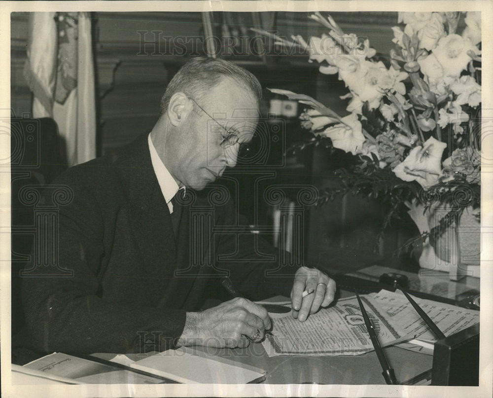 1946 Press Photo Sen Edward Laughlin of Ill. - Historic Images