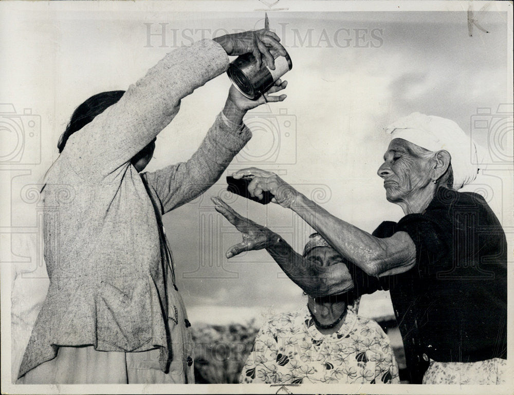 1961 Press Photo people of paraguary - Historic Images