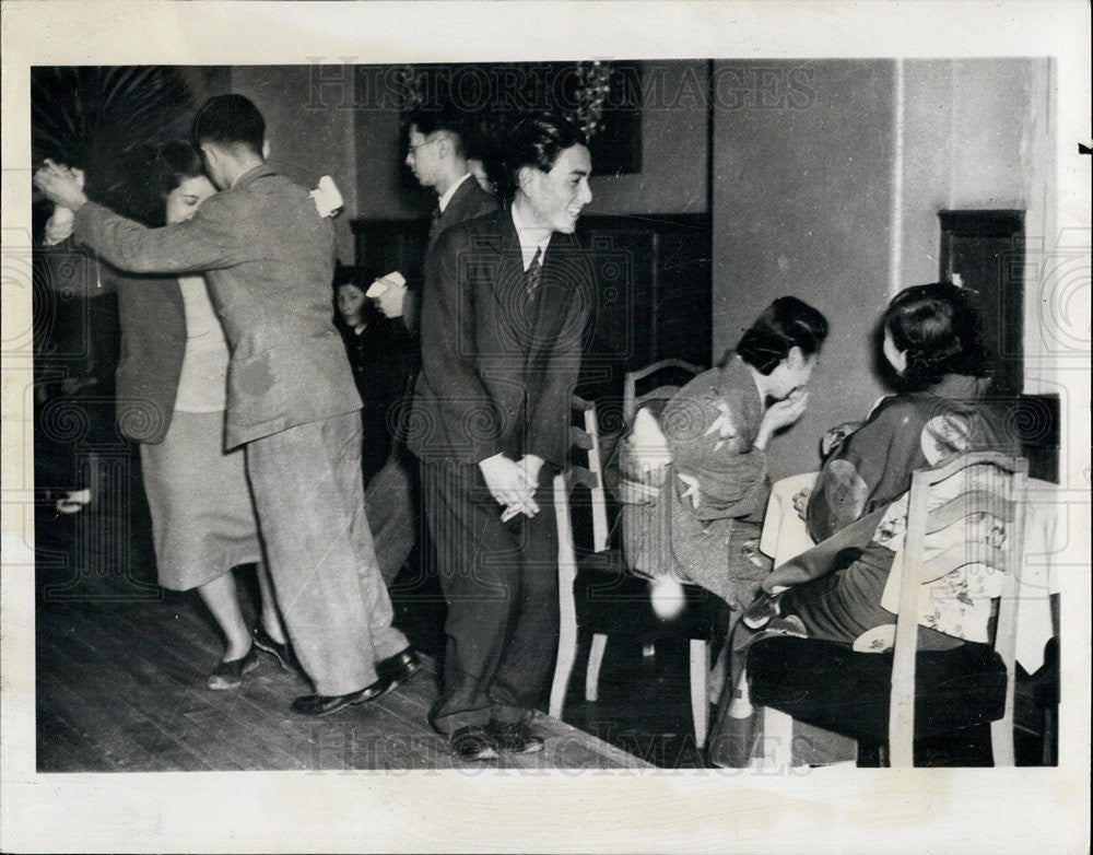 1950 Press Photo Woman customers coy as male dancer asks to dance Osaka, Japan. - Historic Images