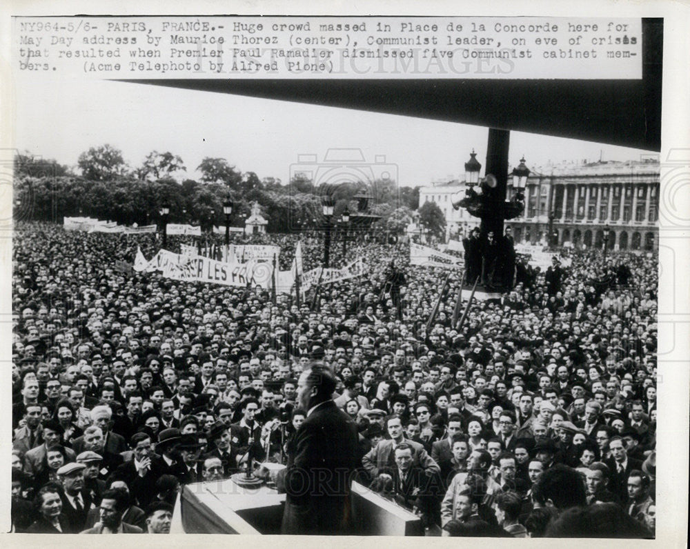 Press Photo Crowd in Place de la Concorde France for May Day address of Premier - Historic Images