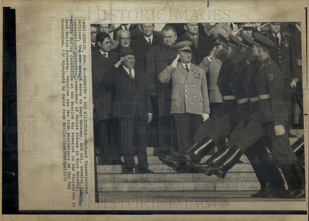 1971 Press Photo M. Timofejevitch jefrimov and Col Gen S.K. Kurkotkin - Historic Images