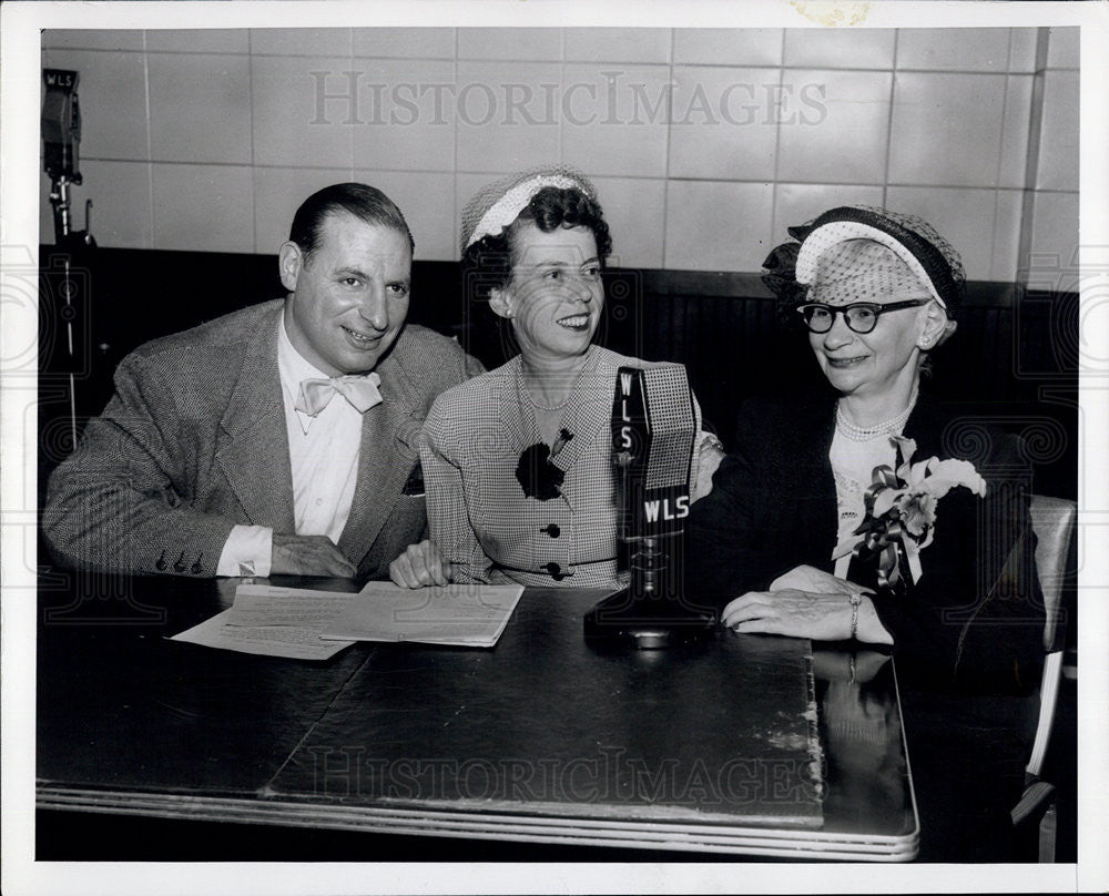 1952 Press Photo Kupcinet with HHis Mother Olga Kupcinet &amp; Martha Crane - Historic Images