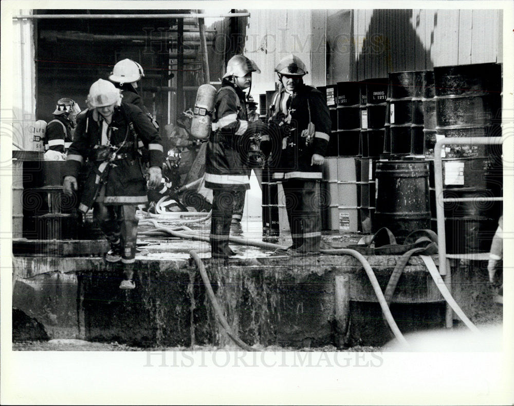 1988 Press Photo Firefighters Fight Fire at Pelron Corp in  McCook - Historic Images