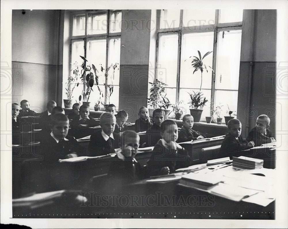 1953 Press Photo Fourth grade classroom in Moscow,Russia - Historic Images