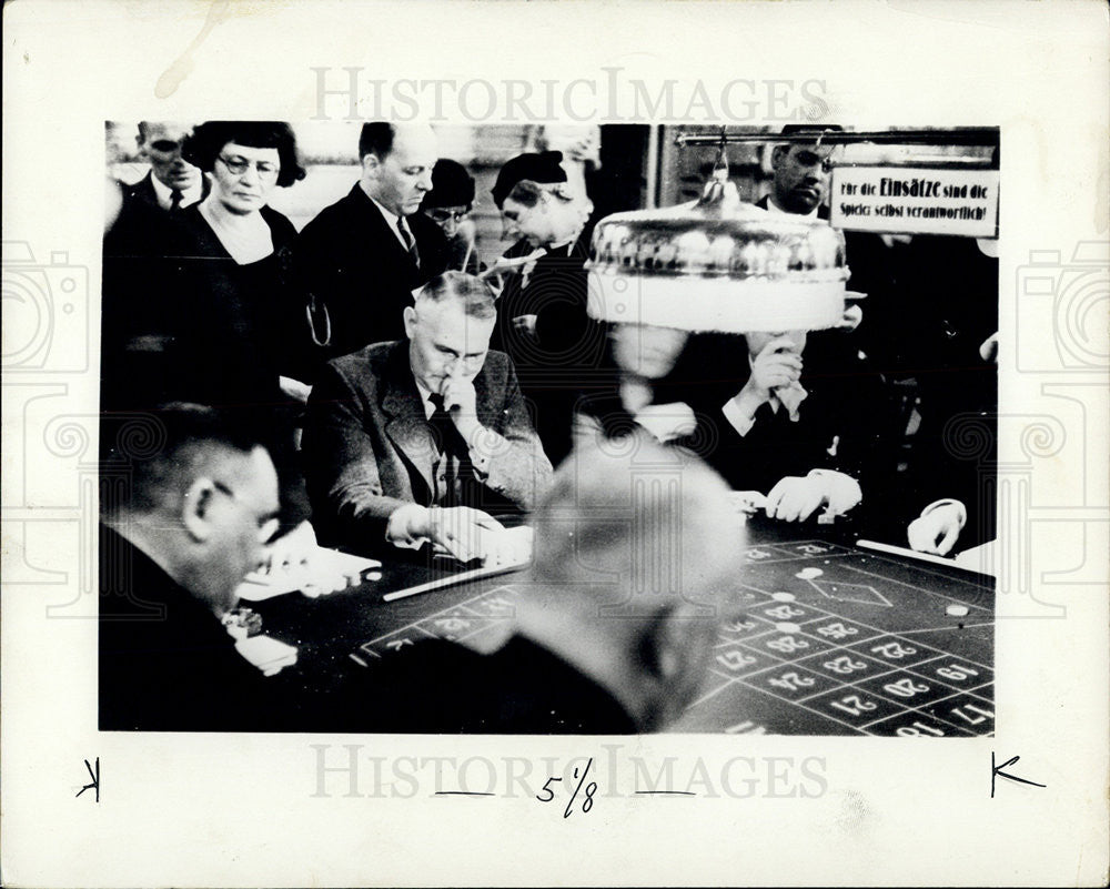1937 Press Photo Gambling House - Historic Images