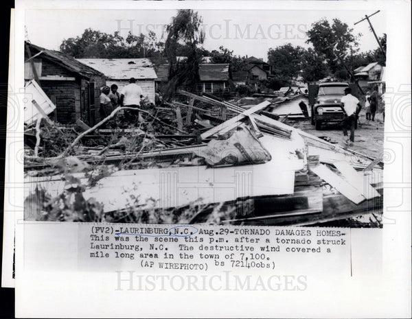 Press Photo Tornado Damages Homes in Laurinburg North Carolina Town of ...