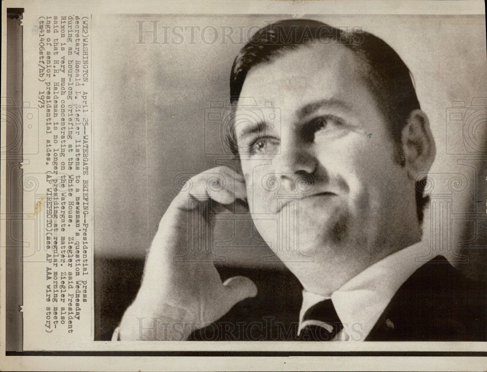 1973 Press Photo Pres press secy Ron Ziegler - Historic Images