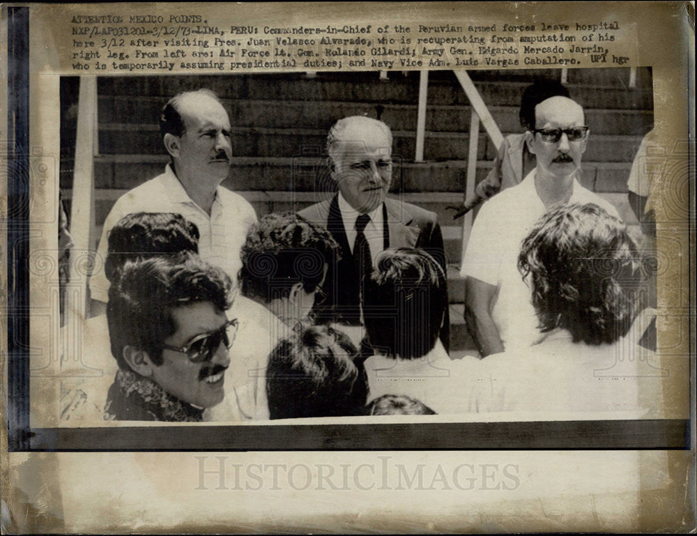 1973 Press Photo Peruvian Commanders-in-Chief Visit Pres Alvarado at Hospital - Historic Images