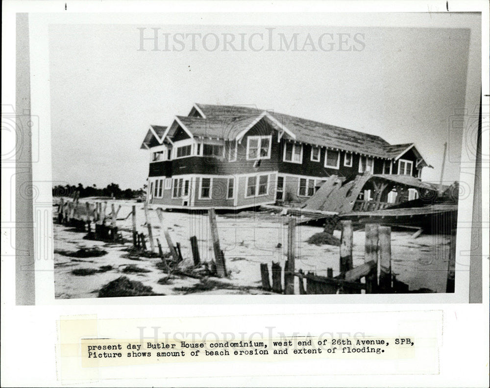 1967 Press Photo Butler house condo shows hurricane erosion and flood damage - Historic Images