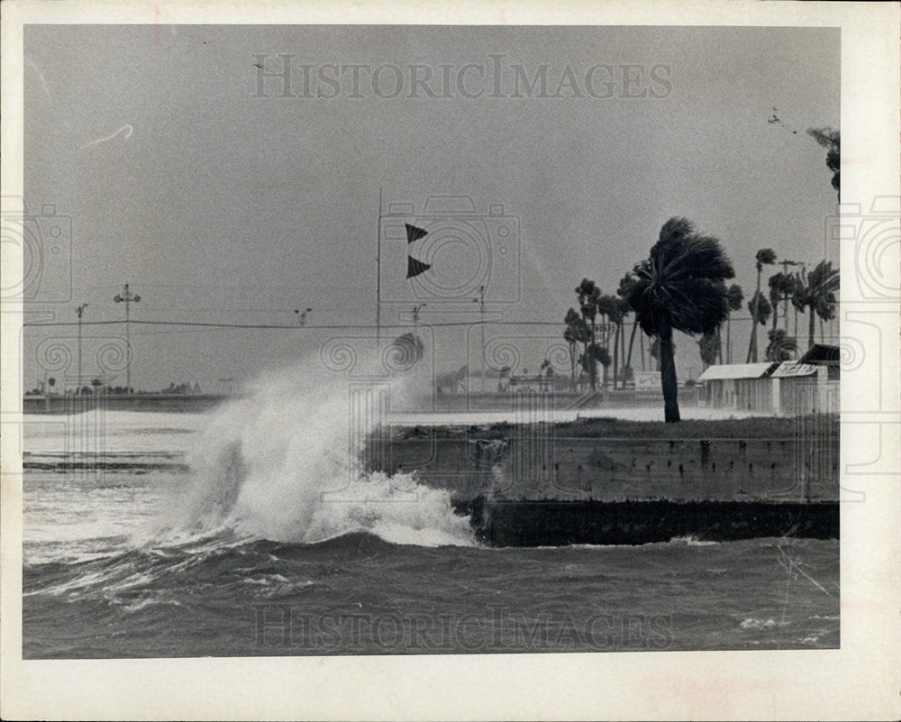 1965 Press Photo Hurricane Betsy, North Spa Beach - Historic Images