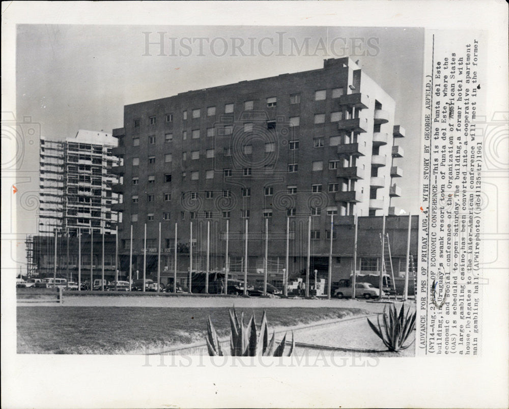 1961 Press Photo Punta del Este Building in Uruguay&#39;s Punta del Este Resort Town - Historic Images