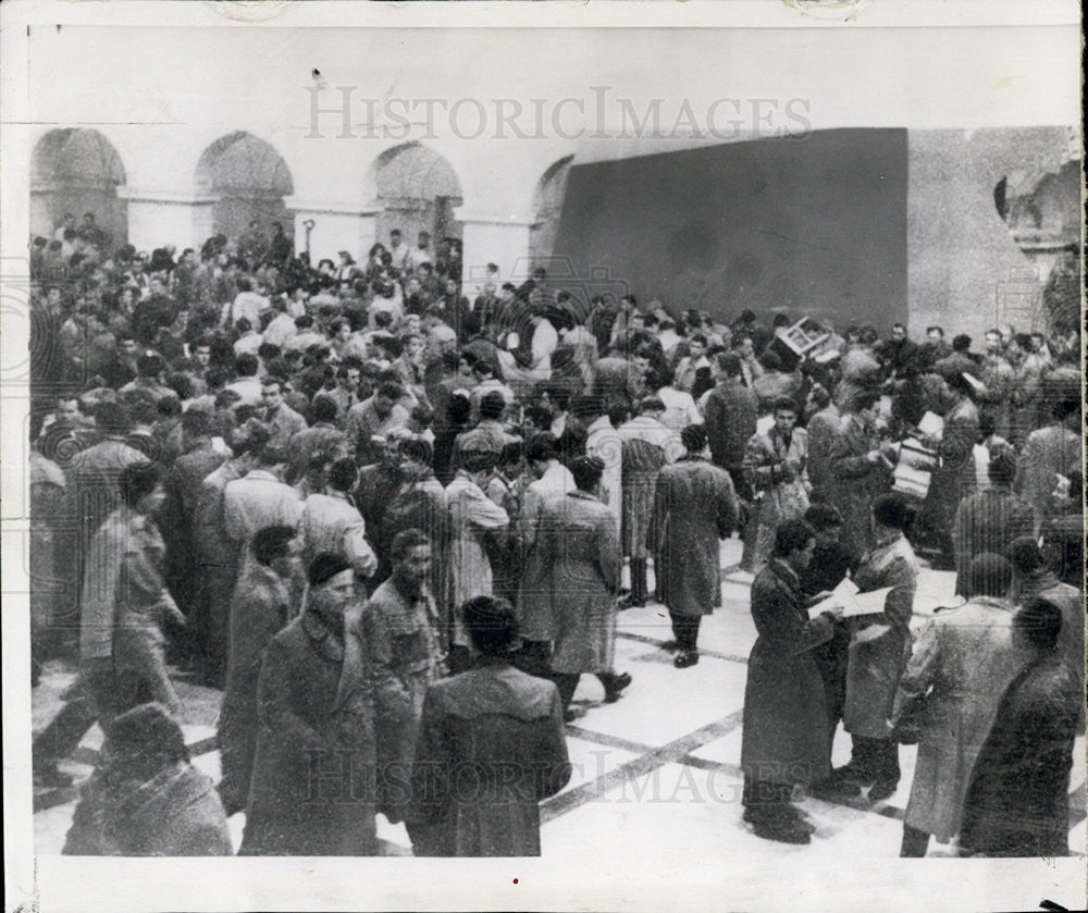 1957 Press Photo Student Protestors, Warsaw Polytechnic, Poland - Historic Images