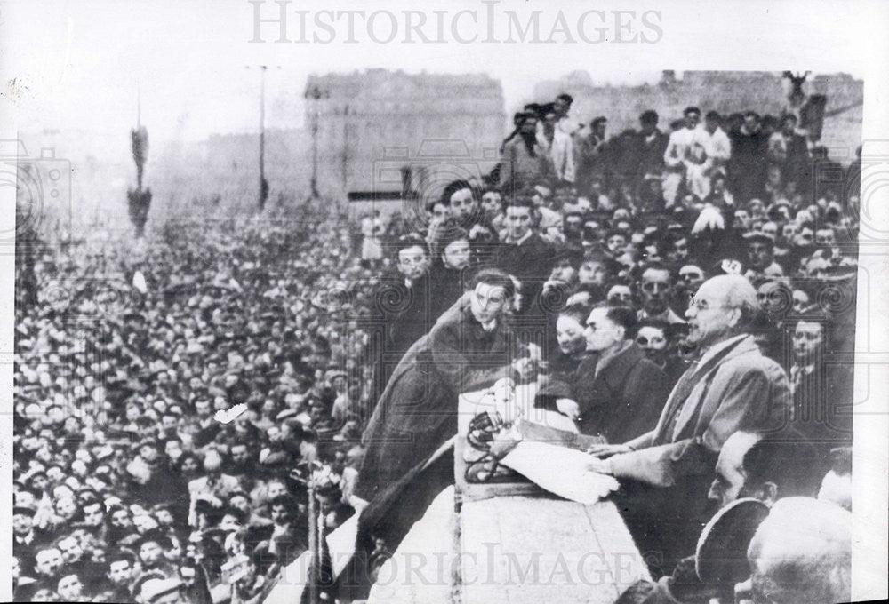 1956 Press Photo Warsaw,Poland crowd at speech by Wladyslaw Gomulka,communist - Historic Images