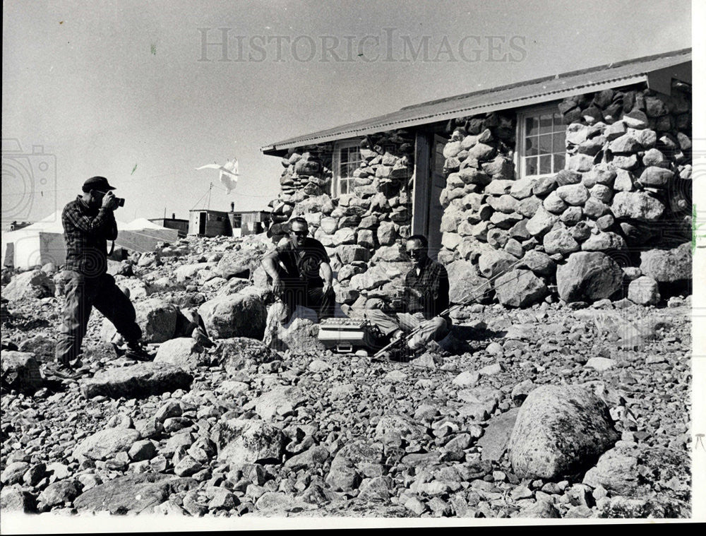 1966 Press Photo Stone Hut that Serves as Headquarters for Griffin &amp; Hance - Historic Images