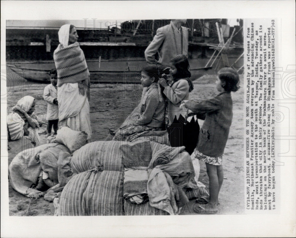 1962 Press Photo Family of Refugees from Bomdilm, Town Overrun by Chinese Reds - Historic Images