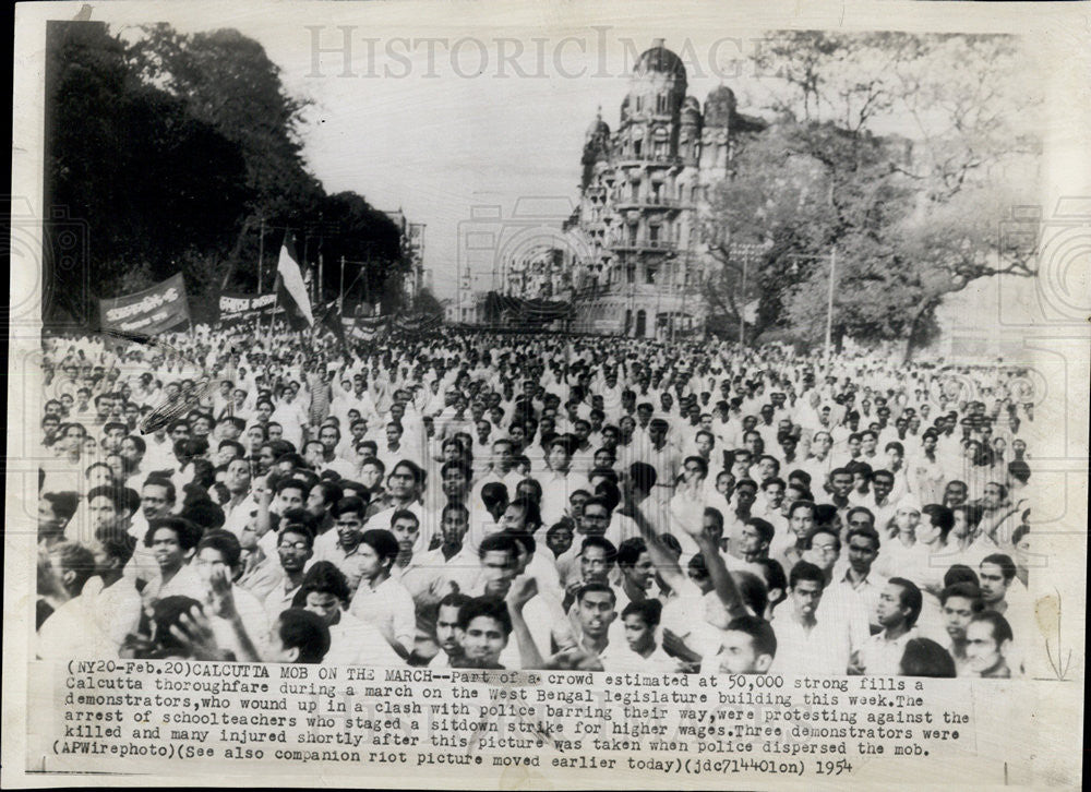 1954 Press Photo 50,000 Fills the Streets of Calcutta Proesting - Historic Images