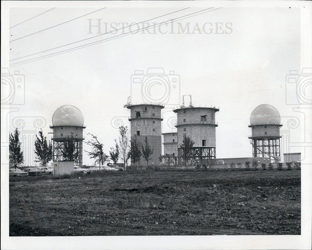 1960 Press Photo Radar towers at 45th Artelliery headquarters in Ill - Historic Images