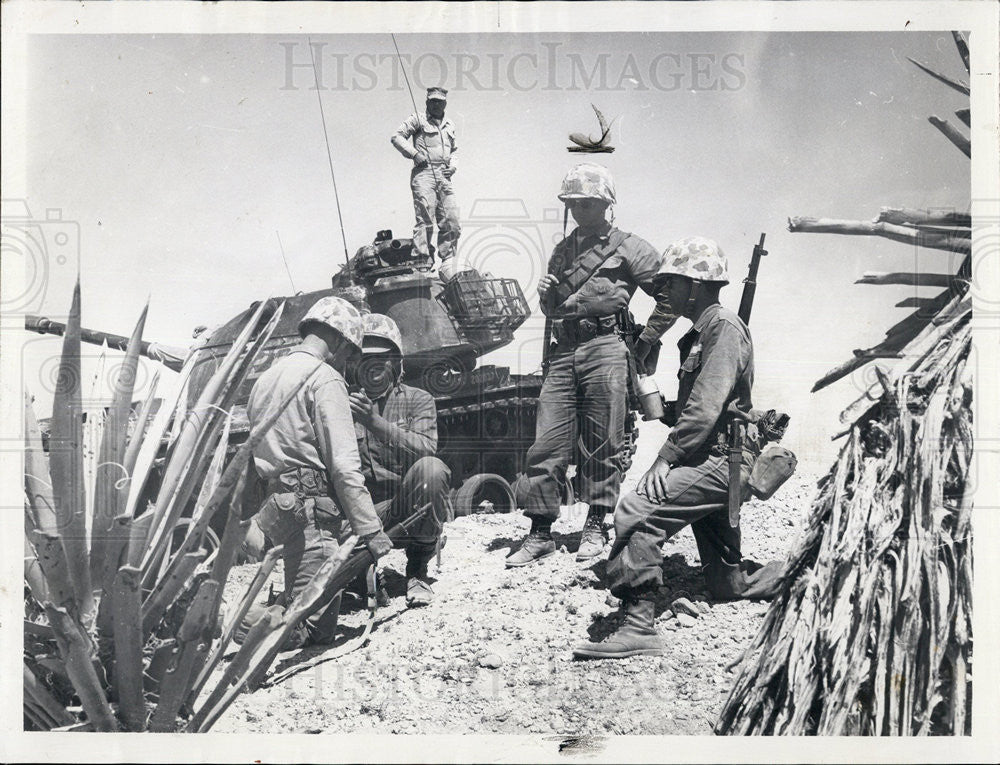 1960 Press Photo Tank Infantry Fire Team of Rockford&#39;s 20th Rifle Co - Historic Images