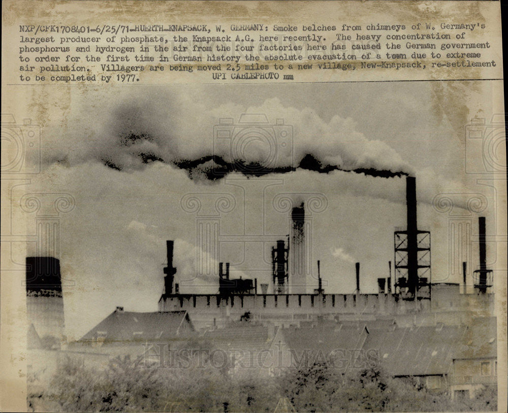 1971 Press Photo Chimneys of West German Phosphate Producer Knapsack AG - Historic Images