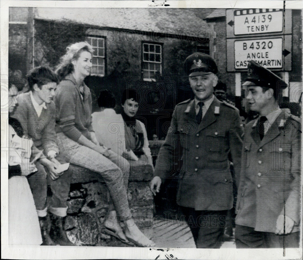 1961 Press Photo Grman soldiers in Wales to train at Castlemartin - Historic Images